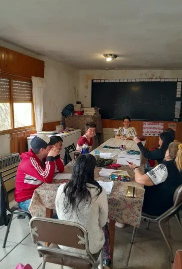 Clase de nutrición en escuela para adultos